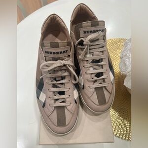 Burberry Hartfields House Check Low-Top Sneaker